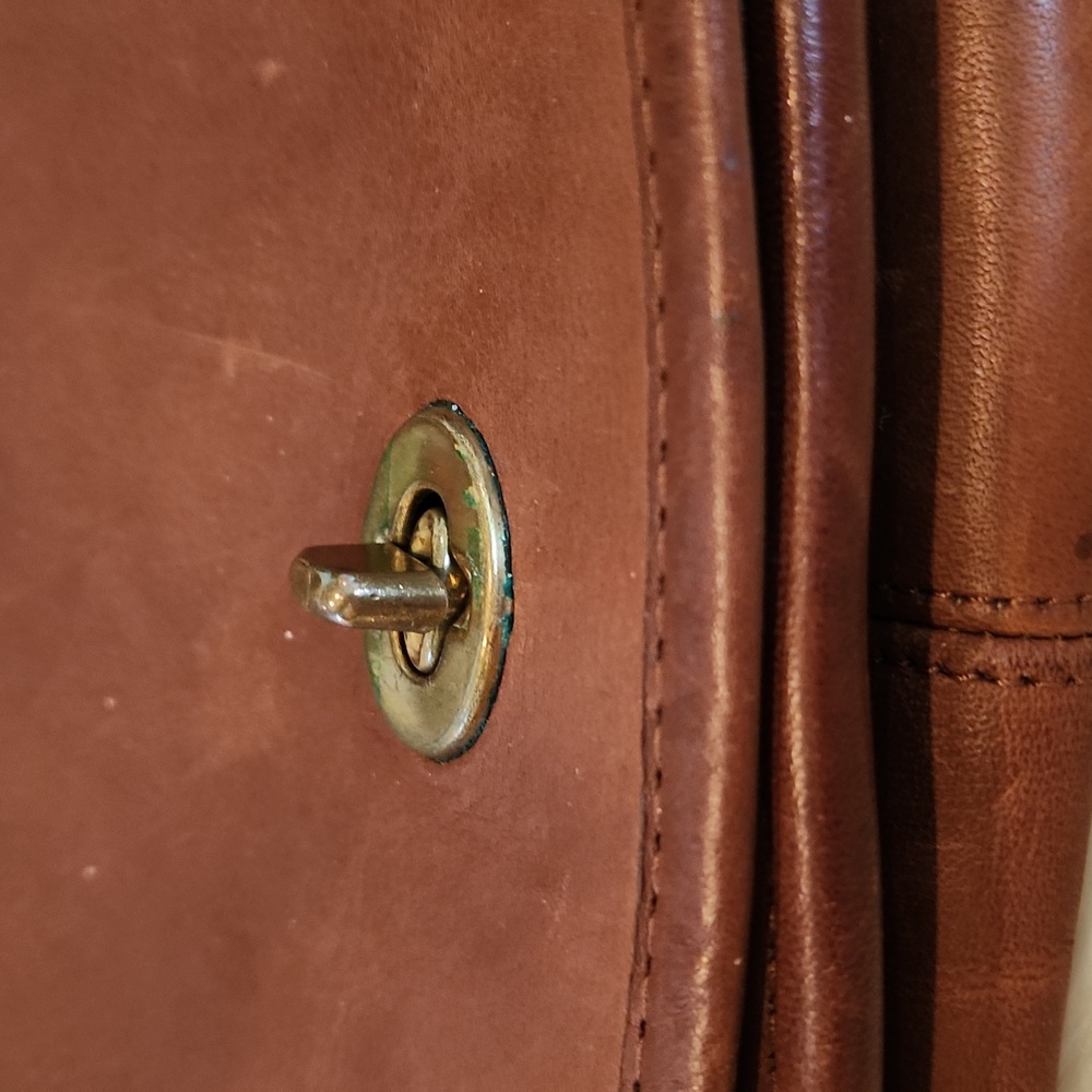 Coach Vintage Brown Leather Shoulder Bag - Picture 3 of 9